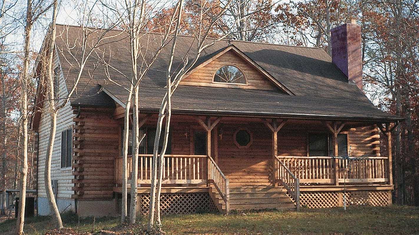 Log Home Exterior - Bentwillow