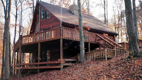 Log Home Exterior - Hickory