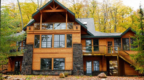 Log Home Exterior - Mapleridge