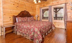 Log Home Bedroom Design - Bannerelk