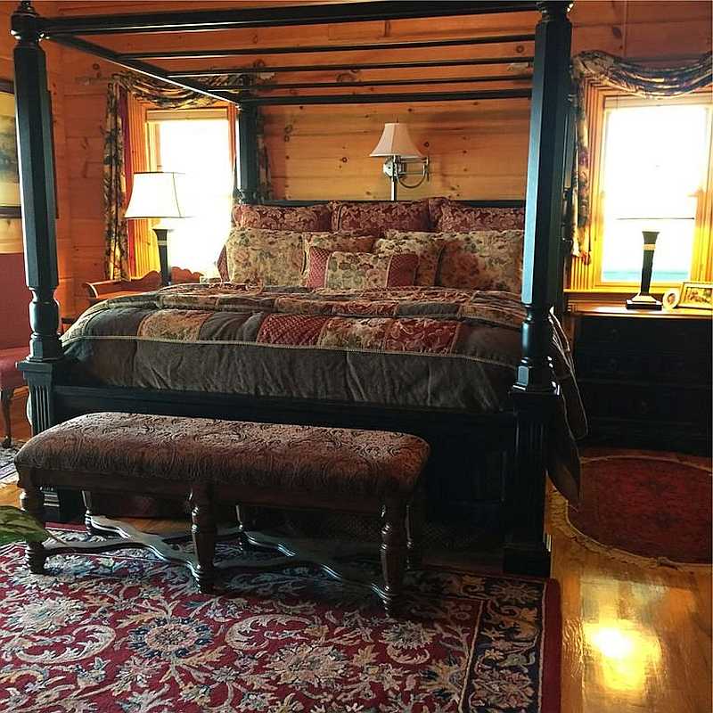 Log Homes Bedroom Interior Design - Aspen
