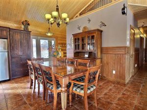 Log Home Dining Area - Portsmouth