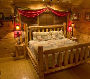 Log Home Bedroom - Greenleaf