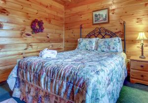 Log Home Bedroom - Huntington