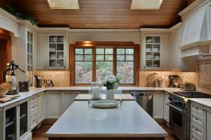 Log Home Kitchen Interior - Sawtooth