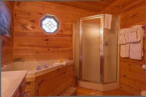 Log Home Bathroom Design - Sumner