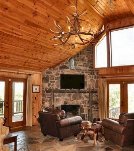Log Home Living Room - Sunvalley
