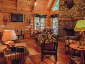 Log Home Living Room - Teton