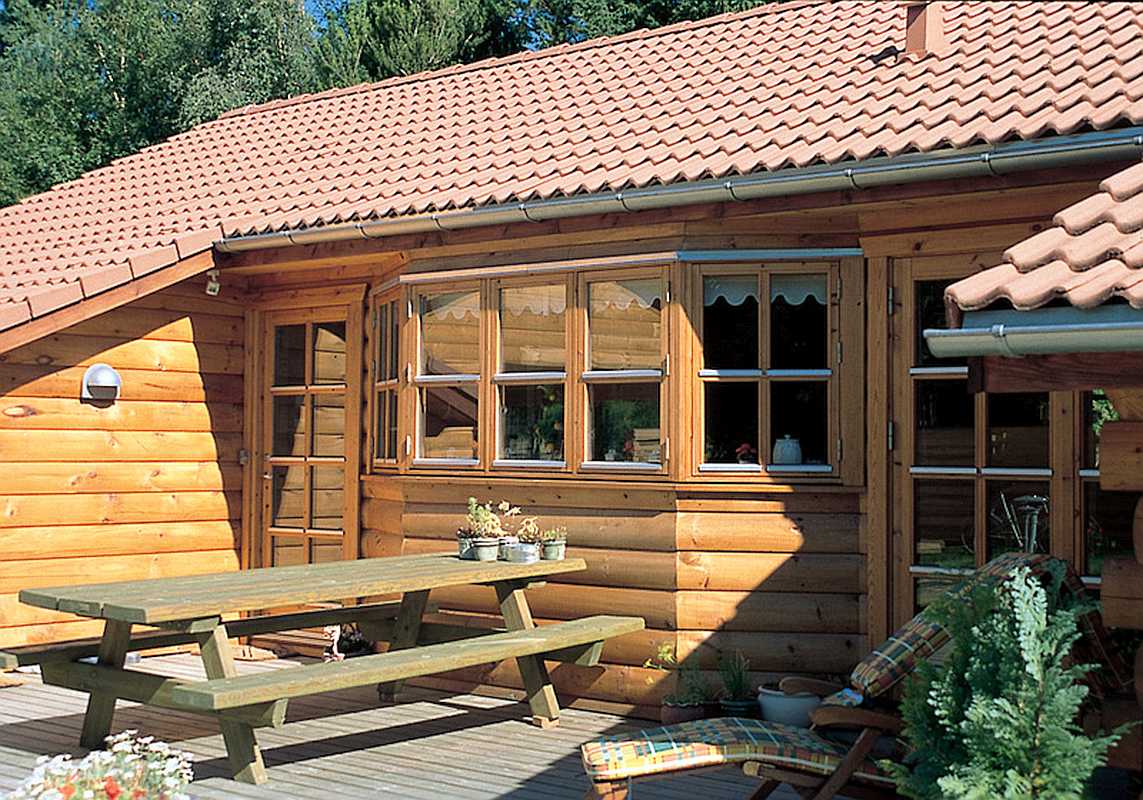 Campfire log home model by eLoghomes