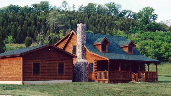 Idaho Springs log home model by eLoghomes with detached garage
