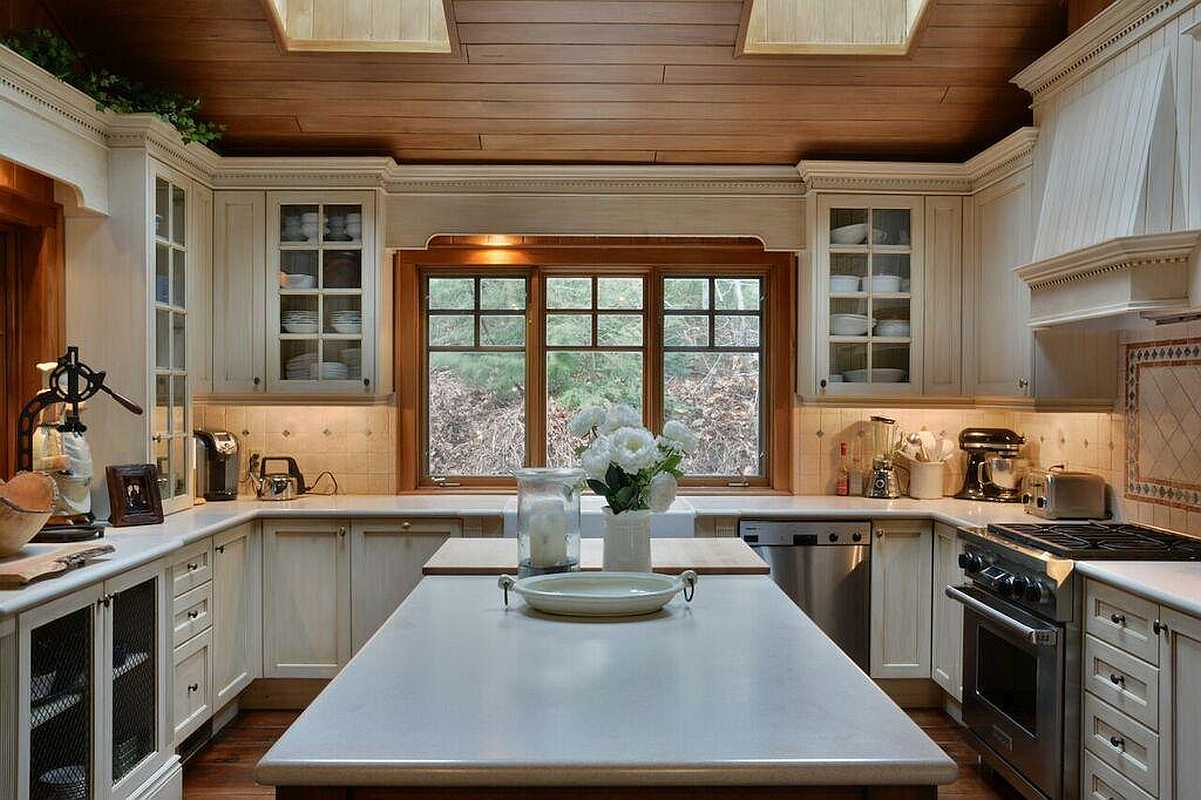Log home finishes